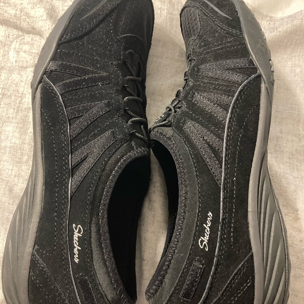 GUC Black Skechers Shoes Size 10. Make Me An Offer